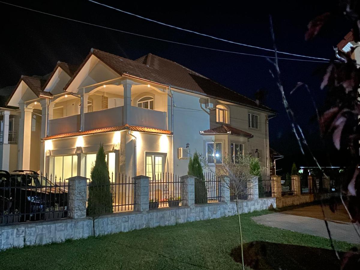 Absolut Residence Haţeg 外观 照片
